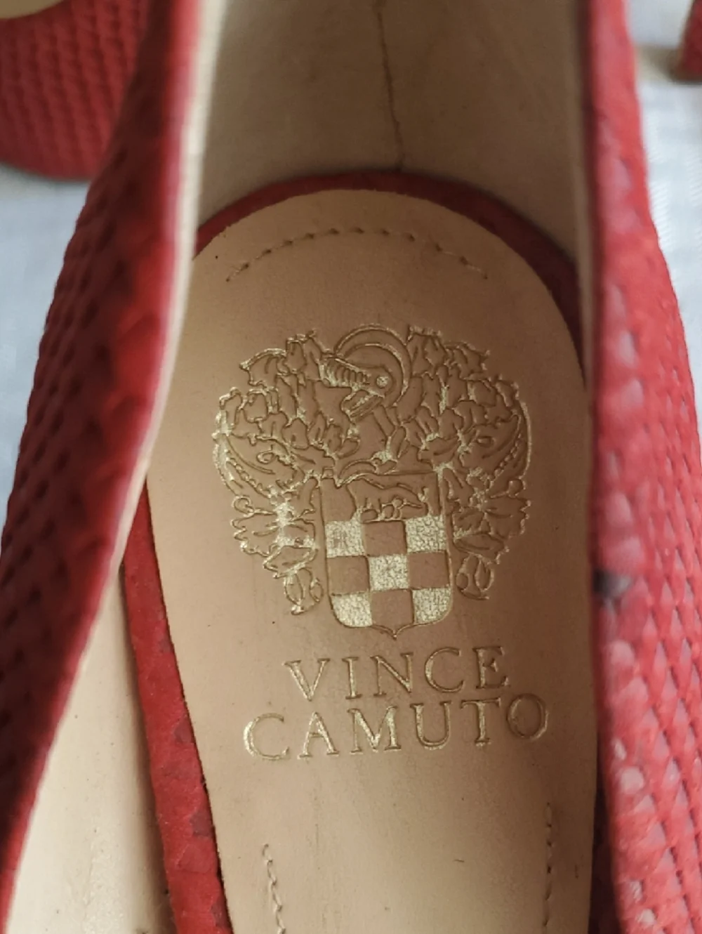 Vince Camuto Red Textured Pointed-Toe Stiletto Pumps Size 10 - Picture 15 of 15